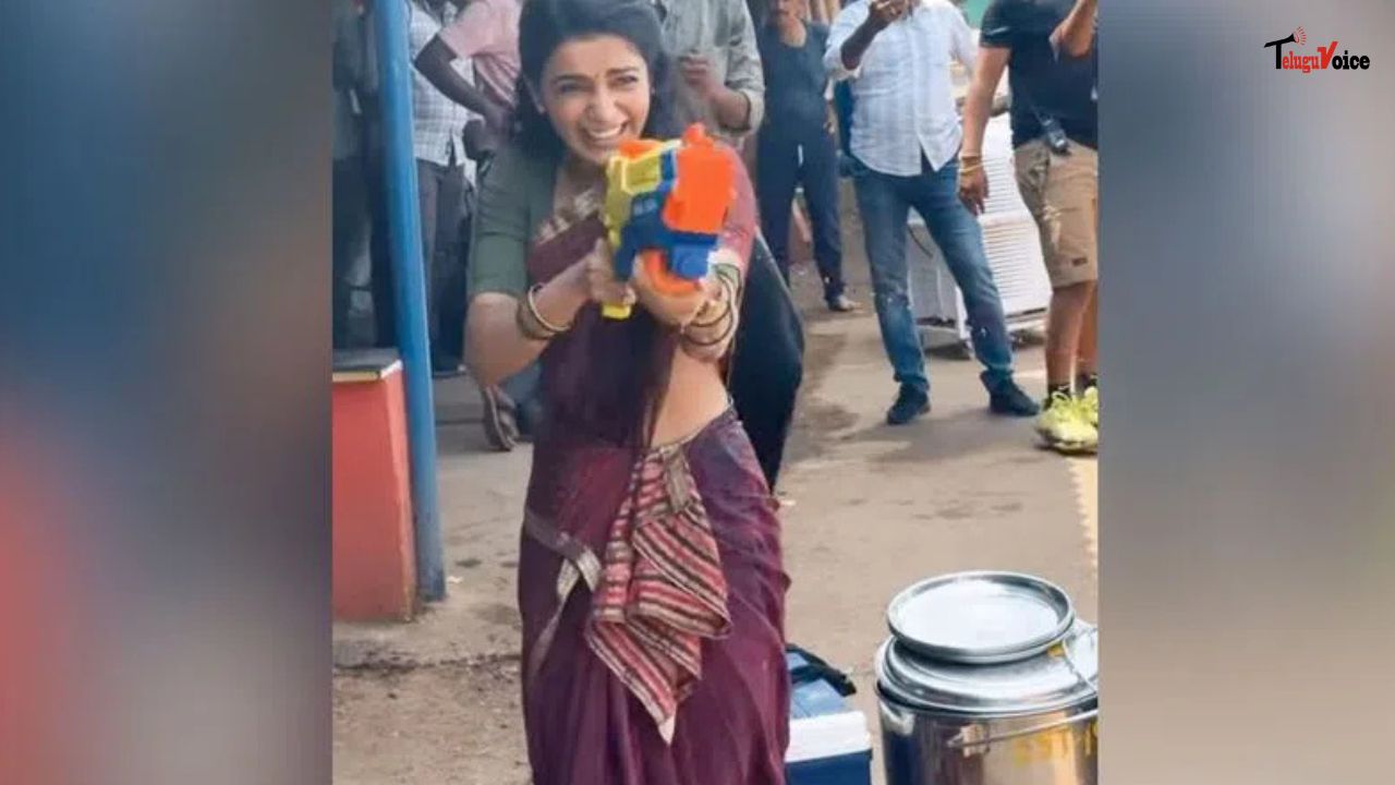 Sam celebrates Holi on sets of ‘Maa Inti Bangaaram’ Sam celebrates Holi on sets of ‘Maa Inti Bangaaram’ teluguvoice